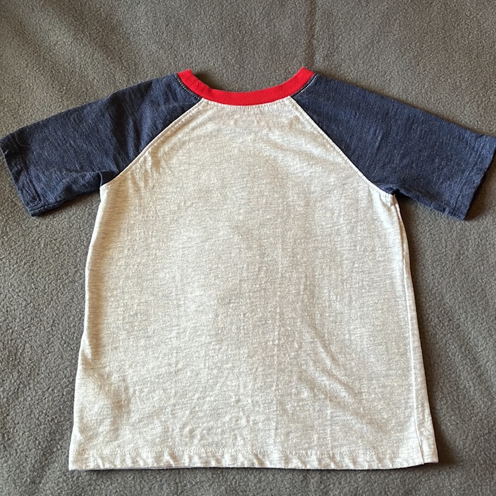 ♥️ Bundle of 3 Toddler Boys T-Shirts ~ Size 4T ♥️ - Picture 9 of 13